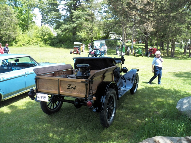 1917 model t ford owned by dan bawlick_rear.jpg
