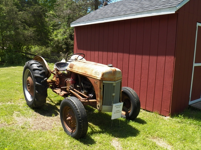 1953 8N Ford Tractor owned by Ed Rowland.jpg
